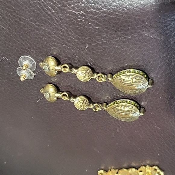 HEIDI DAUS DANGLE W/ FACETED AMBER & PURPLE & GREEN ROUND BEAD EARRINGS PIERCED - Picture 6 of 12